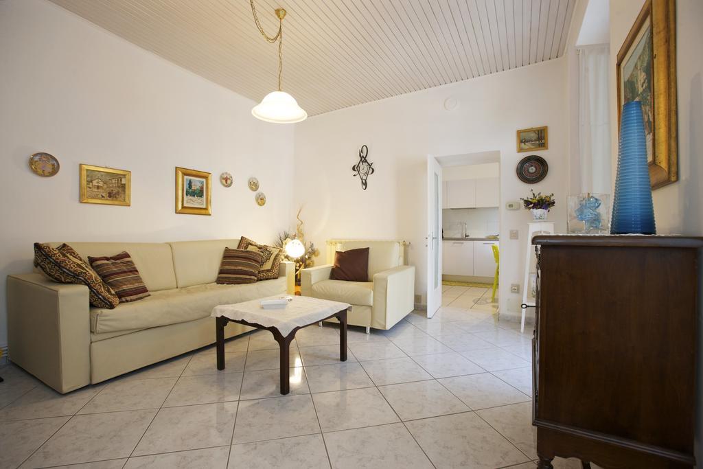 Piazzale Italia Apartment Oggebbio Exterior photo